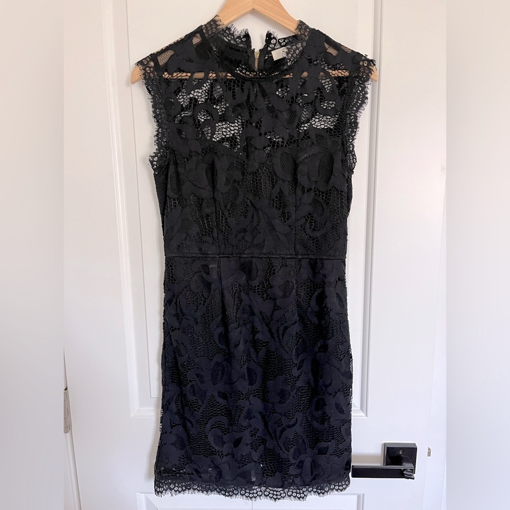 Sans Souci Lace Mock Neck Sheath Dress in Black size medium